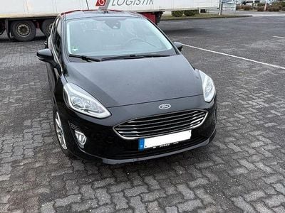 Gebraucht Ford Fiesta 101 PS (74 kW) 2018 Schwarz Kleinwagen