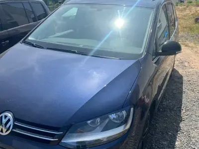 Gebraucht VW Sharan Comfortline 150 PS (110 kW) 2013 Blau Van / Kleinbus
