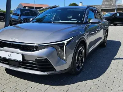 Neu Kia K4 150 PS (110 kW) 2026 Stahlgrau metallic Kombi
