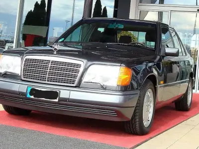 Gebraucht Mercedes E420 279 PS (205 kW) 1993 Schwarz Limousine