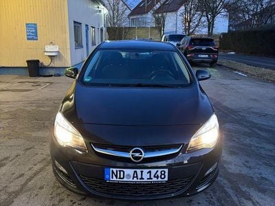 Schwarz Gebraucht 2013 Opel Astra Active Kombi | 3.150 € (Fairer Preis)