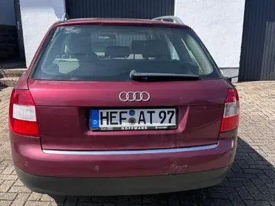 Gebraucht Audi A4 131 PS (96 kW) 2001 Rot Kombi