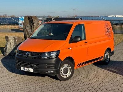 Gebraucht VW Transporter 102 PS (75 kW) 2018 Leuchtorange Van