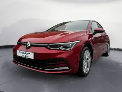 Second-hand VW Golf VIII Style 150 CP (110 kW) 2022 Roșu Berlinǎ