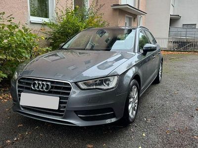 Grau Gebraucht 2015 Audi A3 Sport Limousine | 14.900 € (Fairer Preis)