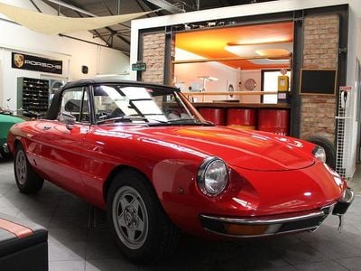 Gebraucht Alfa Romeo Spider Veloce 126 PS (92 kW) 1981 Rot Cabrio