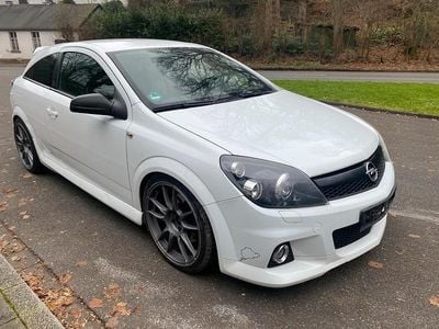 Weiß Gebraucht 2008 Opel Astra GTC Edition Coupé | 6.500 €