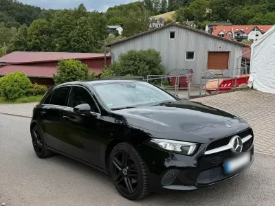 Gebraucht Mercedes A200 163 PS (119 kW) 2020 Schwarz Limousine