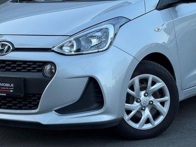 Gebraucht Hyundai i10 Trend 67 PS (49 kW) 2019 Silber Kleinwagen