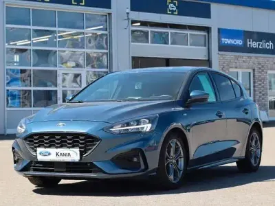 Gebraucht Ford Focus Trend 125 PS (91 kW) 2017 Andere Limousine