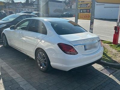 Gebraucht Mercedes C180 156 PS (114 kW) 2019 Weiß Limousine