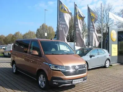 Usata VW T6.1 PanAmericana 150 CV (110 kW) 2021 Oro Furgone