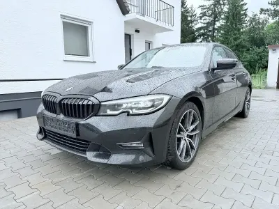 Gebraucht BMW 320 Sport Line 190 PS (139 kW) 2019 Schwarz Limousine