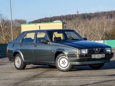 Gebraucht Alfa Romeo 75 148 PS (108 kW) 1989 Grau Limousine
