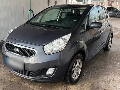 Gebraucht Kia Venga 90 PS (66 kW) 2014 Grau Kleinwagen
