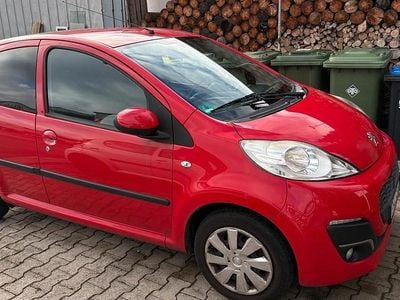 Gebraucht Peugeot 107 68 PS (50 kW) 2013 Rot Kleinwagen