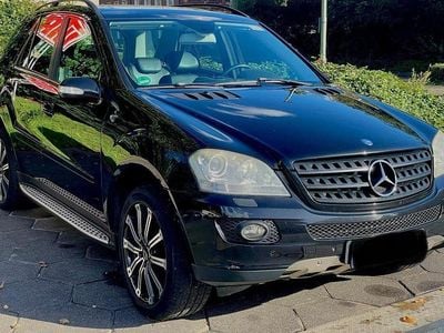Gebraucht Mercedes ML350 272 PS (200 kW) 2006 Schwarz SUV