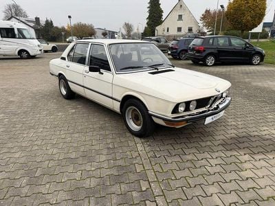 Gebraucht BMW 525 145 PS (106 kW) 1982 Weiß Limousine