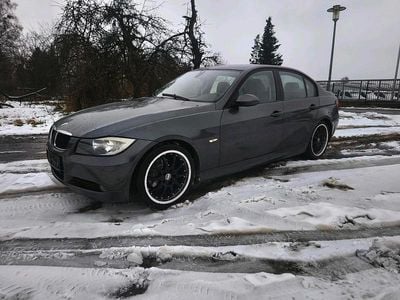 Grau Gebraucht 2006 BMW 320 Limousine | 5.799 € (Etwas zu teuer)