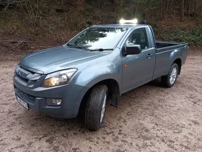 Gebraucht Isuzu D-Max 163 PS (119 kW) 2015 Grün Pickup