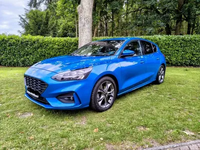 Gebraucht Ford Focus ST-Line 125 PS (91 kW) 2020 Blau Limousine