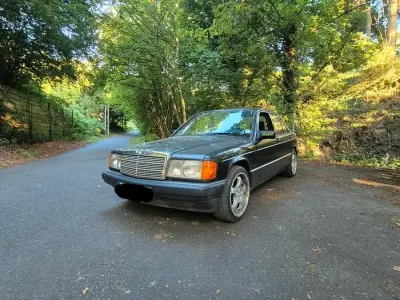 Gebraucht Mercedes 190 122 PS (89 kW) 1991 Schwarz Limousine