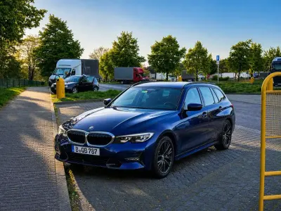 Second-hand BMW 330 Sport Line 258 CP (189 kW) 2019 Albastru Break