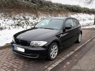 Gebraucht BMW 116 116 PS (85 kW) 2010 Schwarz Kleinwagen