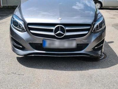 Mercedes B220