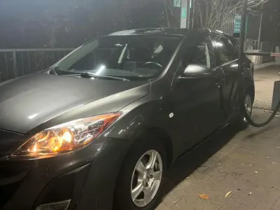 Gebraucht Mazda 3 105 PS (77 kW) 2011 Grau Limousine