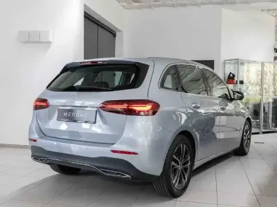 Gebraucht Mercedes B180 Progressive 136 PS (100 kW) 2025 Silber Kleinwagen