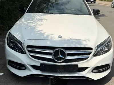 Gebraucht Mercedes C350 AMG 211 PS (155 kW) 2015 Weiß Limousine
