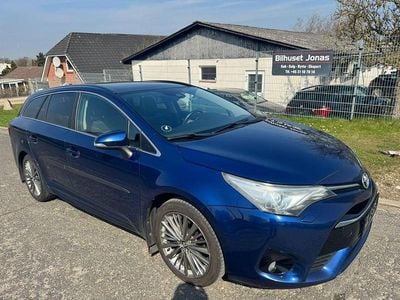 Gebraucht Toyota Avensis Comfort 147 PS (108 kW) 2015 Blau Kombi