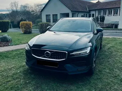 Gebraucht Volvo V60 CC 197 PS (144 kW) 2022 Schwarz Kombi
