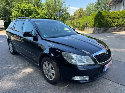 Gebraucht Skoda Octavia Ambition 140 PS (102 kW) 2012 Schwarz Kombi