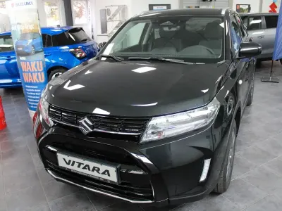Neu Suzuki Vitara Comfort 109 PS (80 kW) 2026 Schwarz SUV