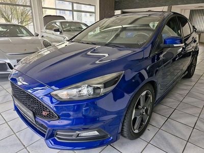 Usata Ford Focus ST 185 CV (136 kW) 2015 Blu Berlina