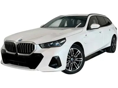 Gebraucht BMW 530e M Sport 299 PS (219 kW) 2025 Weiß Kombi