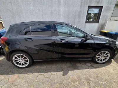 Gebraucht Mercedes A160 Urban 102 PS (75 kW) 2016 Schwarz Kleinwagen