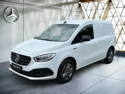 Gebraucht Mercedes eCitan 89 kW (122 PS) 2025 Arktikweiß Van / Kleinbus