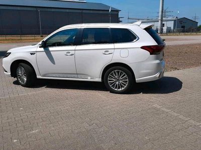 gebraucht Mitsubishi Outlander P-HEV Spirit Vollausstatung Garantie