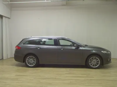 Gebraucht Ford Mondeo Titanium 150 PS (110 kW) 2022 Grau Limousine