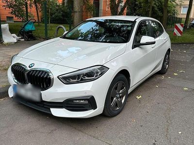 Gebraucht BMW 118 Advantage 136 PS (100 kW) 2021 Weiß Kleinwagen