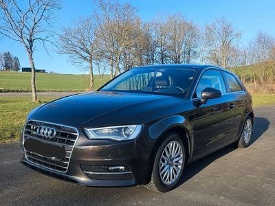 Gebraucht Audi A3 Ambiente 122 PS (89 kW) 2013 Braun Limousine