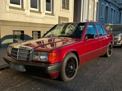 Gebraucht Mercedes 190 109 PS (80 kW) 1993 Rot Limousine