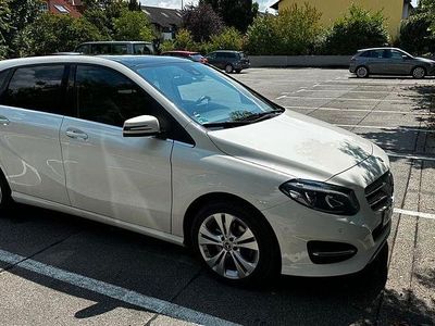 Mercedes B200