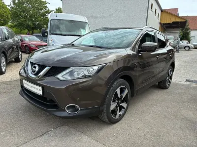 Gebraucht Nissan Qashqai Tekna 163 PS (119 kW) 2016 Braun SUV
