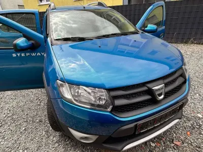 Gebraucht Dacia Sandero Stepway 90 PS (66 kW) 2014 Blau Kleinwagen