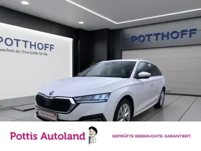 Begagnad Skoda Octavia Style 116 HK (85 kW) 2023 Vit Kombi