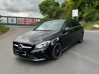 Gebraucht Mercedes CLA200 Shooting Brake 156 PS (114 kW) 2018 Schwarz Kombi